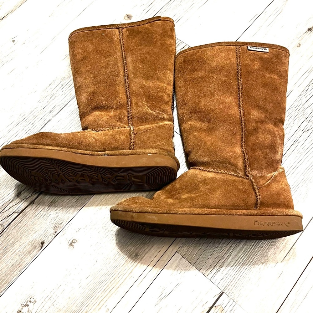 Bearpaw size 6 boots